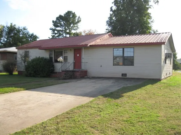 907 16th St, Sheffield, AL 35660