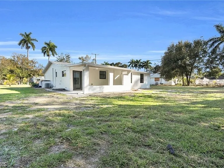 356 New York Dr — Photo 30