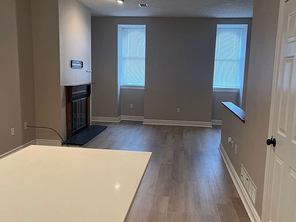 3rd image of 1419 N Franklin St #11603198