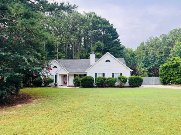 145 Riverside Dr, Sharpsburg, GA 30277