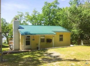 29645 Turkey Creek Dr, Edwards, MO 65326
