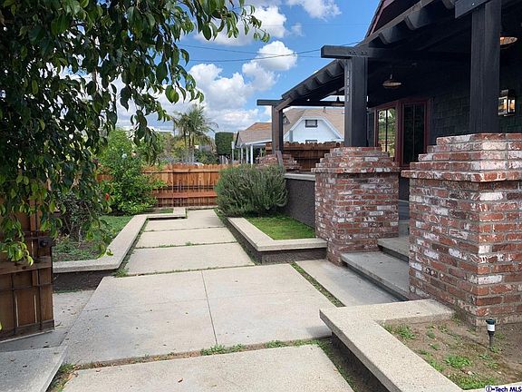 4th image of 2828 Huron St