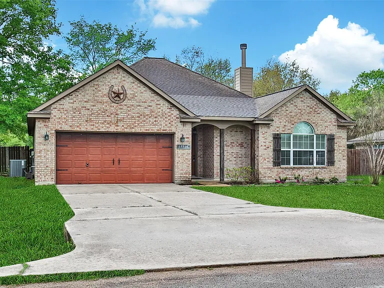 15575 Kitty Hawk Dr — Photo 1