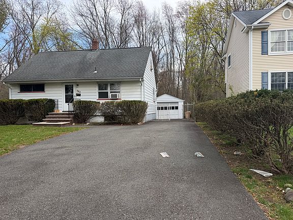 3rd image of 743 Newcomb Rd #1
