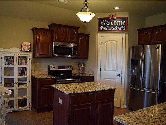 3rd image of 2931 Miramar Dr