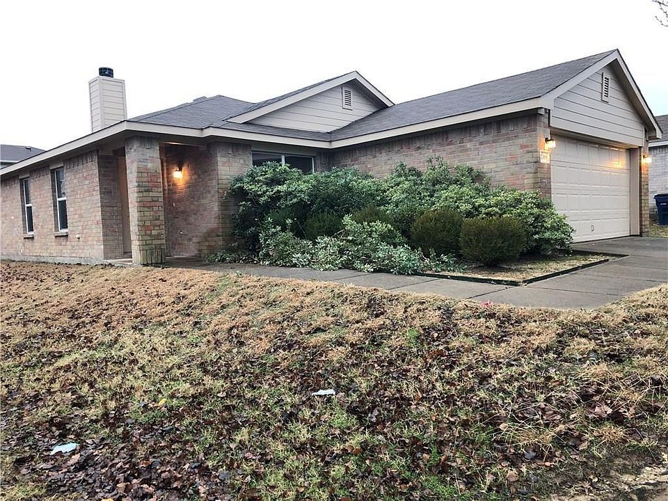 1st image of 2309 Collier Dr