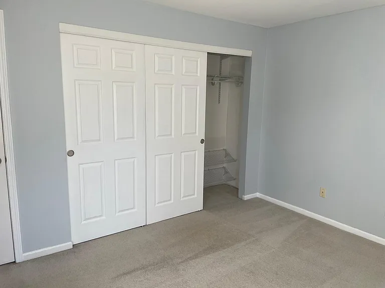 1210 Creve Coeur Crossing Ln #H — Photo 11
