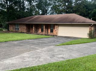 132 E Lakeside Dr, Hattiesburg, MS 39402