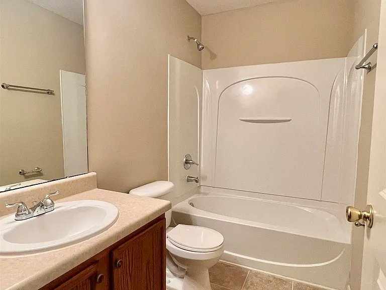 1507 Pemberton Ln — Photo 3