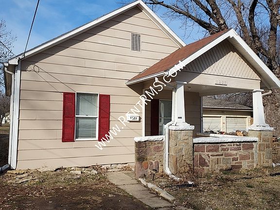 2nd image of 1223 NE Michigan Ave