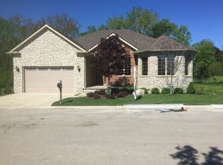 214 Donmor Dr, Bloomingdale, IL 60108