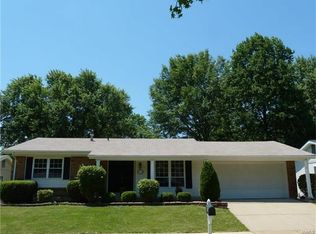 289 Village Creek Dr, Ballwin, MO