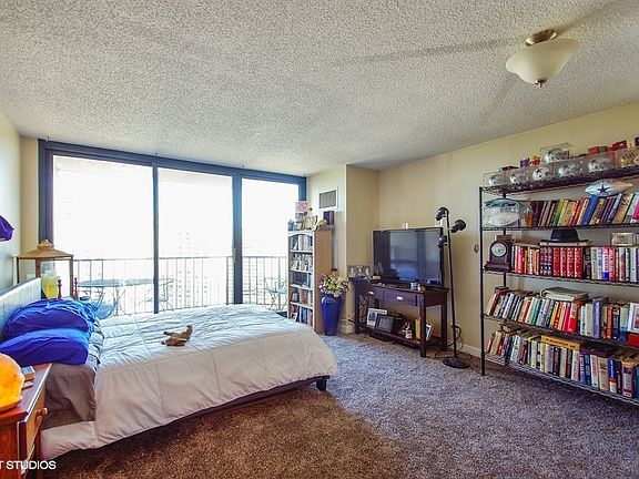 3rd image of 3660 N Lake Shore Dr APT 2509