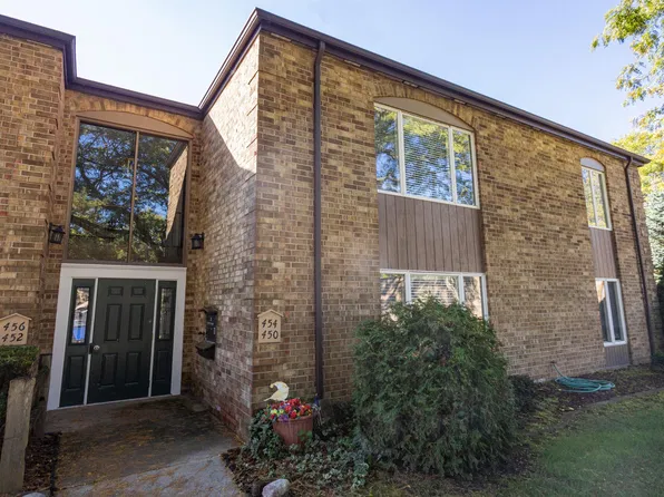 454 Barkwood Ct NW, Grand Rapids, MI 49534