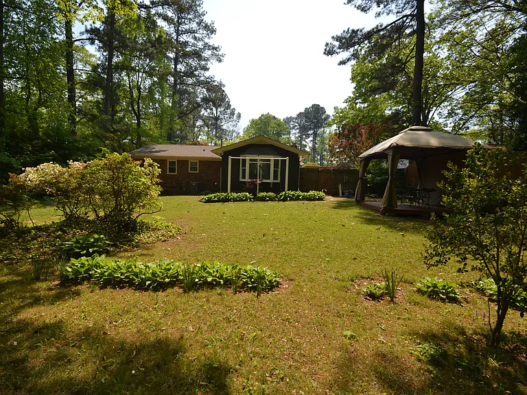 806 Kingswood Dr — Photo 45