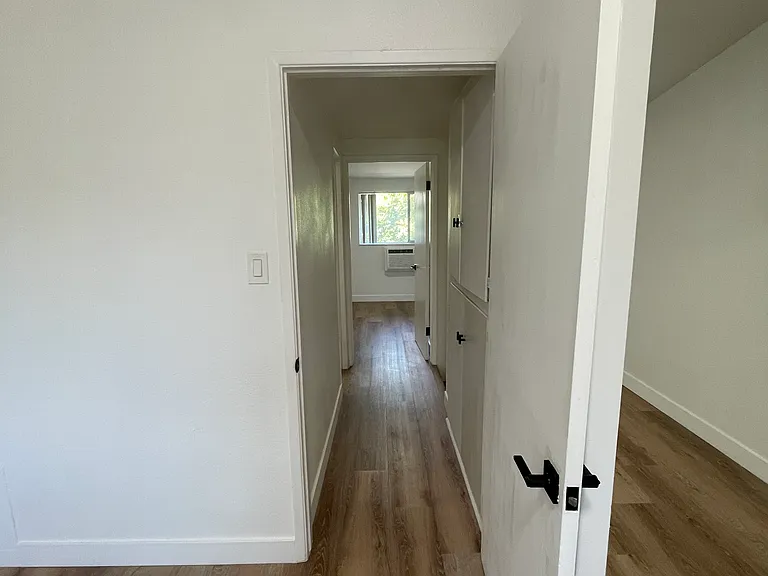 206 S McCoy Rd — Photo 9