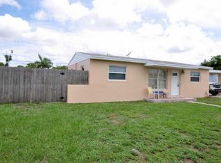 349 Mid Pines Rd, Palm Springs, FL 33461