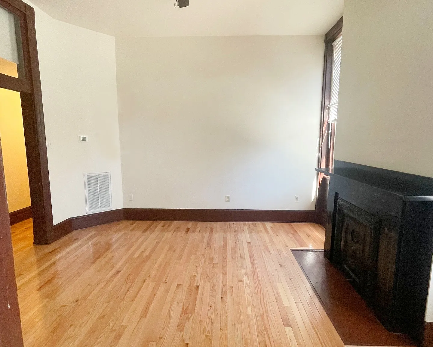 1607 Sarah Street - 1 — Photo 4