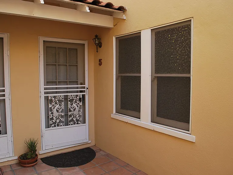 847 Poli St — Photo 23