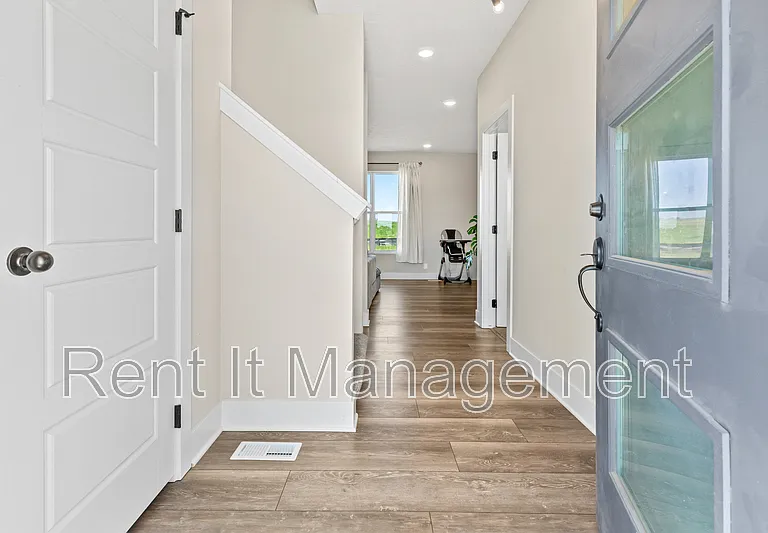6910 Stony Point Dr — Photo 6
