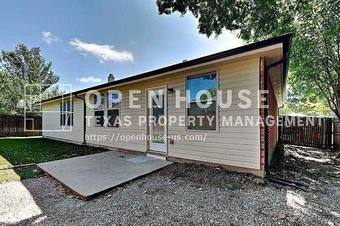 1305 Highcrest Dr — Photo 21