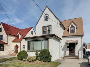 2817 210th Pl, Flushing, NY 11360