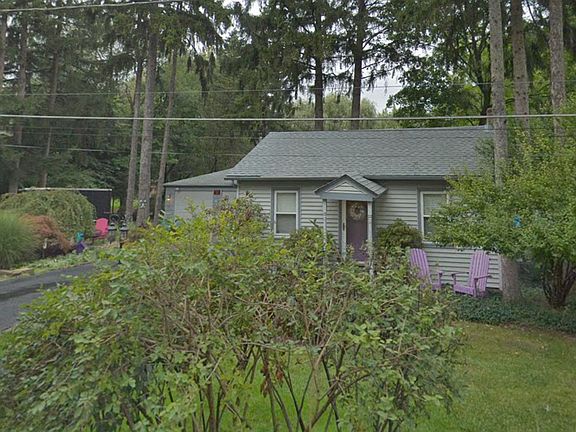 2nd image of 1120 W Wood St