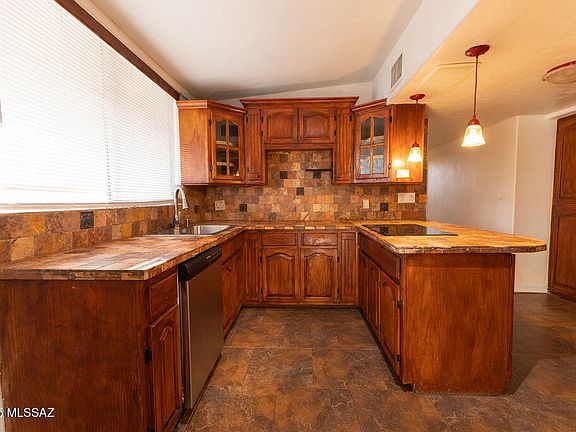 2nd image of 3318 W Orange Grove Rd