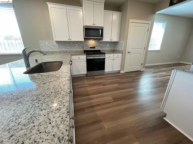4395 Canada Way — Photo 12