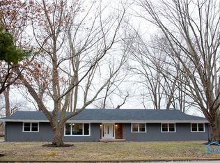 6117 S Chanticleer Dr, Maumee, OH 43537