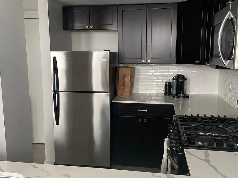 1024 Clinton St #103 — Photo 11