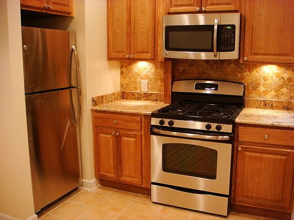 2nd image of 31-78 36th St #2R