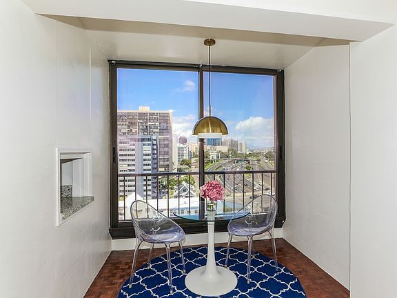 5th image of 1314 Victoria St APT 1003