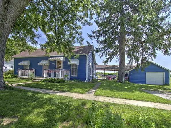 232 S Locust St, Maroa, IL 61756