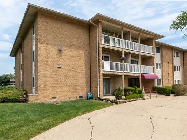 960 Beau Dr Unit 304, Des Plaines, IL 60016