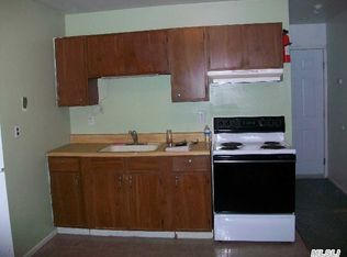 50 Floral Rd, Rocky Point, NY 11778