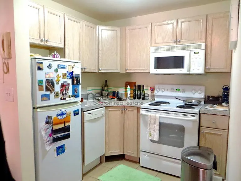 255 Newbury St #2R — Photo 5