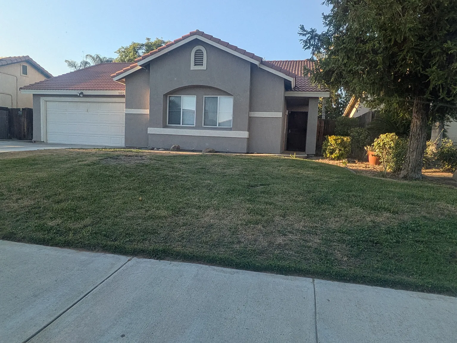 4 bed, 1485 sqft, $2,400 — Photo 1