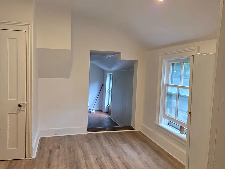 105 Bethune St #2 — Photo 7