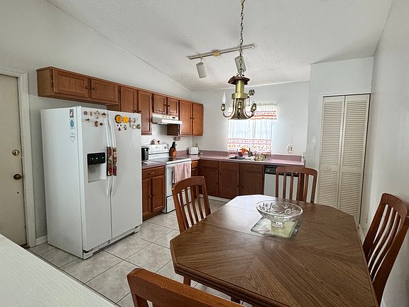 4th image of 2888 Woodruff Dr