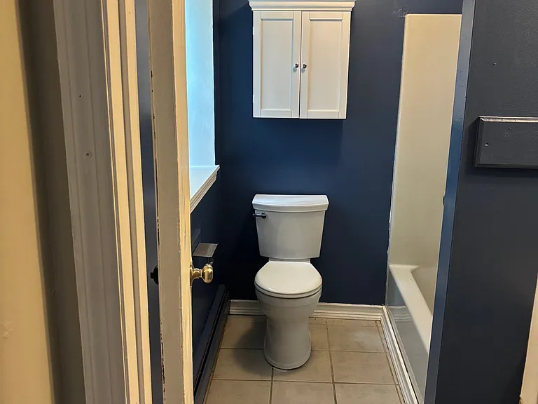 Laura Dr — Photo 11