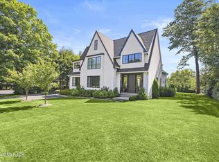 19 Overlook Dr, Greenwich, CT 06830