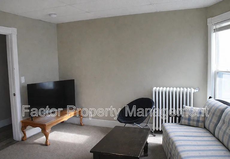328 N 6th St #2 — Photo 7