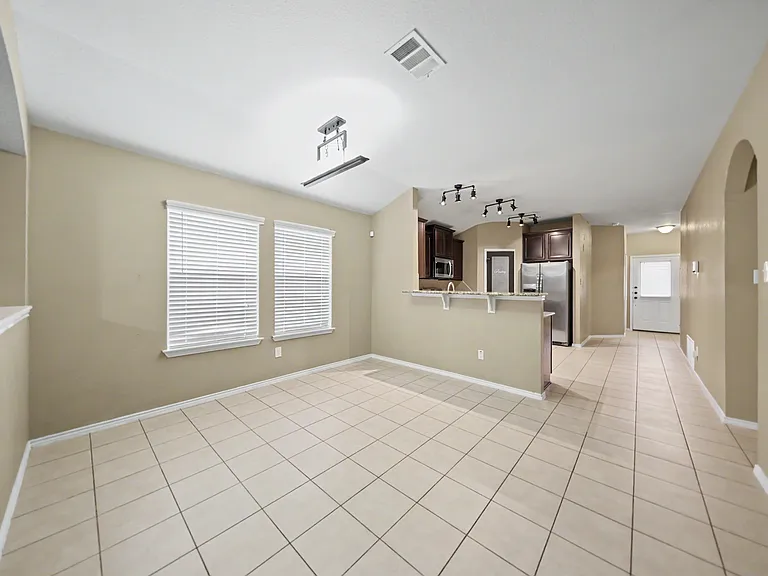 4907 Bayer Hollow Dr — Photo 5