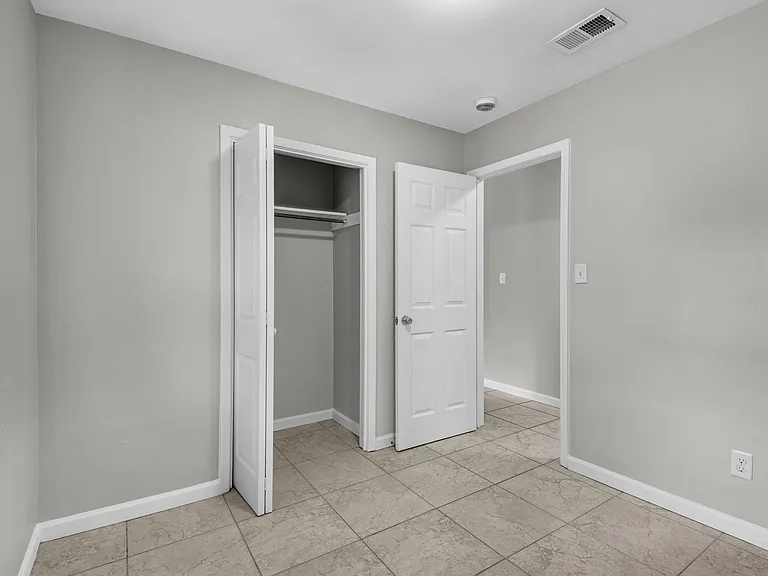 63 Jackson Ave — Photo 21