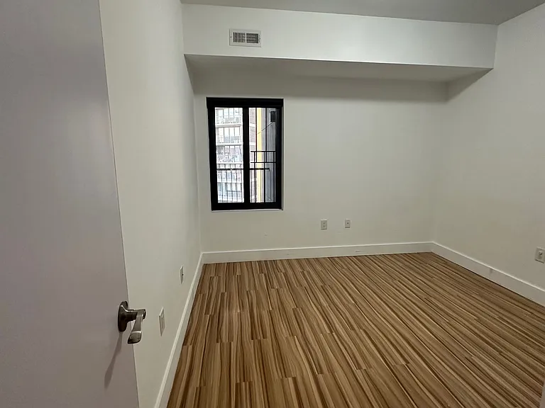 4918 Park Ave #404 — Photo 7