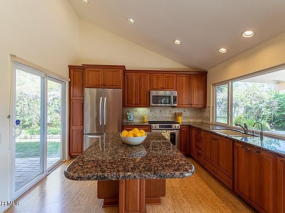 3rd image of 3165 Sierra Dr