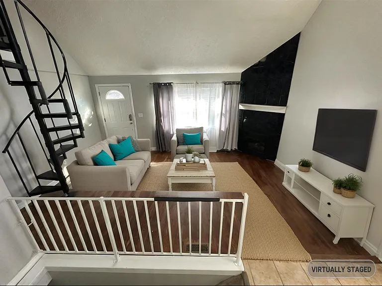 5545 Fleetwood Ave NW — Photo 3