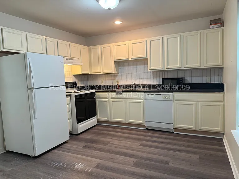 16 Red Ln #A — Photo 7