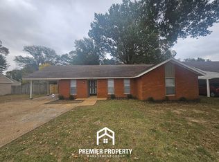 2942 S Mendenhall Rd, Memphis, TN 38115